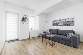 Studio Rynek Dębnicki by Renters