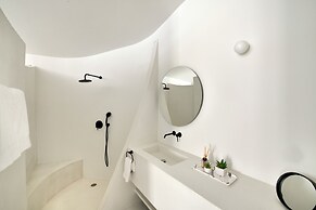 Artium Villa with Pool hosted by K&K