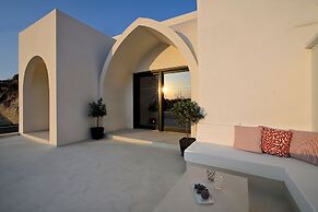 Artium Villa with Pool hosted by K&K