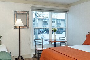 Mountainside Inn 308 1 Bedroom Hotel Room by Alpine Lodging Telluride