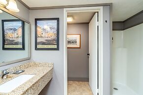 Mountainside Inn 207 1 Bedroom Hotel Room by Alpine Lodging Telluride