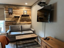 Mountainside Inn 207 1 Bedroom Hotel Room by Alpine Lodging Telluride