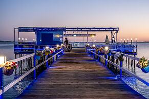Akçay Pier Hotel & Beach