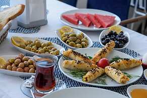 Akçay Pier Hotel & Beach