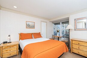 Mountainside Inn 115 1 Bedroom Hotel Room by Alpine Lodging Telluride