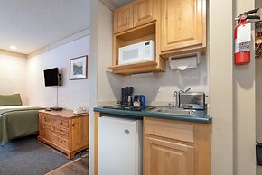 Mountainside Inn 105 1 Bedroom Hotel Room by Alpine Lodging Telluride