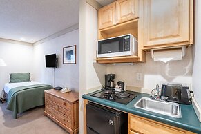 Mountainside Inn 301 1 Bedroom Hotel Room by Alpine Lodging Telluride