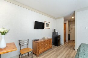 Mountainside Inn 205 1 Bedroom Hotel Room by Alpine Lodging Telluride