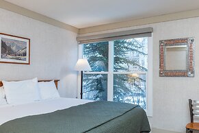 Mountainside Inn 205 1 Bedroom Hotel Room by Alpine Lodging Telluride