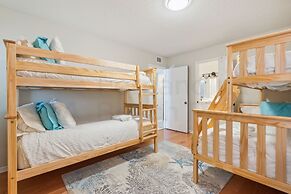 8 Sea Castles 3 Bedroom Condo by RedAwning