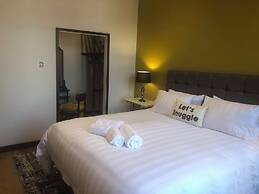 Toothbrush Apartments - Lloyds Avenue