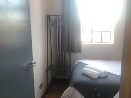 Toothbrush Apartments - Lloyds Avenue