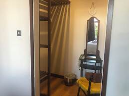 Toothbrush Apartments - Lloyds Avenue