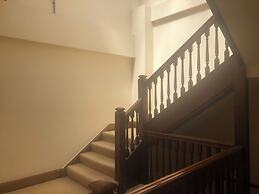 Toothbrush Apartments - Lloyds Avenue