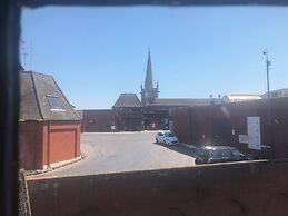 Toothbrush Apartments - Lloyds Avenue