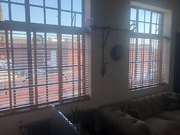 Toothbrush Apartments - Lloyds Avenue