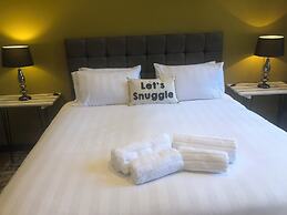 Toothbrush Apartments - Lloyds Avenue