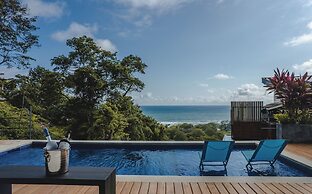 LeSuite Santa Teresa