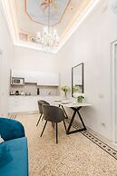 Gallo Cedrone a Home With Outdoor