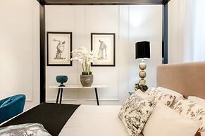 Gallo Cedrone a Home With Outdoor