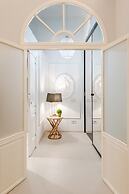 Gallo Cedrone a Home With Outdoor