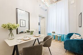 Gallo Cedrone a Home With Outdoor