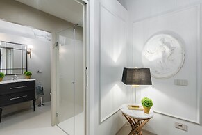 Gallo Cedrone a Home With Outdoor