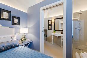 Gallo Cedrone a Home With Outdoor