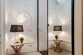 Gallo Cedrone a Home With Outdoor