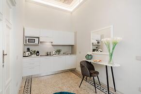 Gallo Cedrone a Home With Outdoor