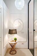 Gallo Cedrone a Home With Outdoor