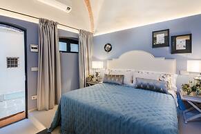 Gallo Cedrone a Home With Outdoor