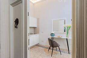 Gallo Cedrone a Home With Outdoor