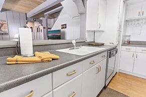 Ski-In Ski-Out Summit Townhouse