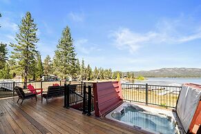 3 Cubs Lakefront Cabin