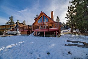 3 Cubs Lakefront Cabin
