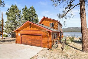 3 Cubs Lakefront Cabin