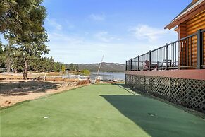 3 Cubs Lakefront Cabin