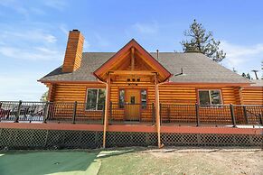3 Cubs Lakefront Cabin