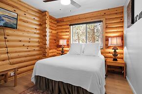 3 Cubs Lakefront Cabin