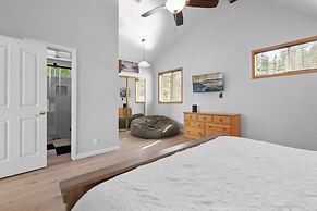 3 Cubs Lakefront Cabin