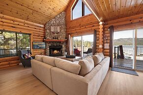 3 Cubs Lakefront Cabin