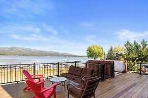 3 Cubs Lakefront Cabin