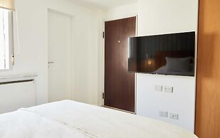 Modern & chic 2 bedrooms Apt.
