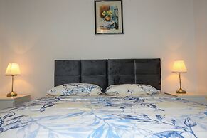 Green Garden Apartment