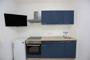 Green Garden Apartment