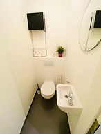 3 bedrooms in Center w Terrace&Parking