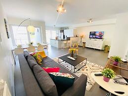 3 bedrooms in Center w Terrace&Parking