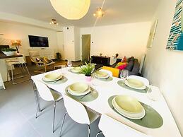 3 bedrooms in Center w Terrace&Parking