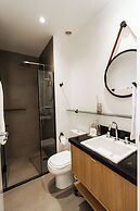 360 VN Capote Valente by Housi